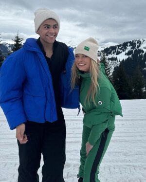 Sylvana IJsselmuiden Instagram - Wat is groen en skiët van de berg?