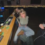 Sylvana IJsselmuiden Instagram - Wat denkt die man achter mij? “……..” vul maar in.