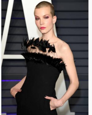 Sylvia Hoeks Instagram - 🖤 @ysl @vanityfair #theoscars2019