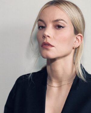 Sylvia Hoeks Instagram - @jasonwu #nyfw

hair @renatocampora 
mu @benjaminpuckey