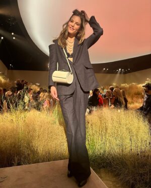 Sylvia Hoeks Instagram - Merci @hermes
✨ #nadegevanheecybulski ✨

#pfw 
#hermes
#springsummer2024
#hermesfemme