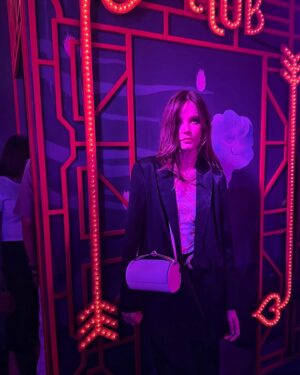 Sylvia Hoeks Instagram - Merci @hermes
✨ #nadegevanheecybulski ✨

#pfw 
#hermes
#springsummer2024
#hermesfemme