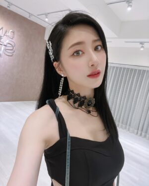 Sylvia Hsieh Instagram - 🤭🐛