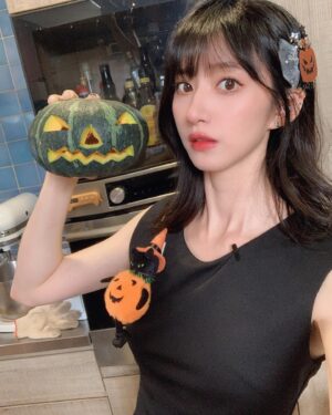 Sylvia Hsieh Instagram - 萬聖節妝扮解鎖🔓
從小到大都沒有過過萬聖節
雖然這次也是初學者等級🤣
#西餐廳 這次推出的是
#萬聖節料理 🎃
大家記得去yt 收看
也別忘了幫我們
按讚訂閱分享🥰

#halloween