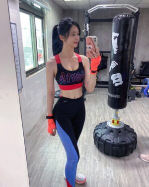 Sylvia Hsieh Instagram - 把握可以健身運動的日子 💪🏻