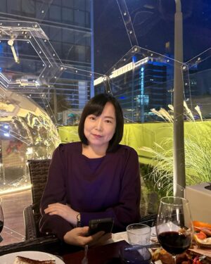 Sylvia Kim Instagram - Happy Birthday Mama🥹❤️💕🤍 The jolliest, sweetest, cutest, funniest and the most beautiful woman on earth!!! Thank you for raising me with so much love and I'll be the one who spread your positivity to the world. Wish our dog was here too, he must miss you a lot now🎂We love you so much.
사랑하는 울엄마 생신 축하해요✨엄마가 아니었다면 내가 이렇게까지 낙천적이지 못했을 거야 최고야 엄마 사랑해요🫶
.
.
장소는 롯데호텔 구로점의 씨카페 🦐 이글루에서 밥먹는 기분이 진짜 최고였습니다 뷔페와 bbq 플레이트도 배터지게 먹었어요 연말 파티나 생일에 적극 추천합니다👍👍
.
.
.
 #구로호텔 #구로뷔페 #구로뷔페맛집 #서울호텔뷔페 #구로호텔뷔페 #서울호텔뷔페추천 #호텔뷔페추천 #호텔뷔페맛집 #호텔뷔페 #호텔BBQ #호캉스맛집 #서울뷔페 #서울뷔페추천 #뷔페맛집추천 #뷔페맛집 #구로맛집 #구로맛집추천 #연말모임장소추천 #서울모임장소 #서울가족식사 #서울가족모임