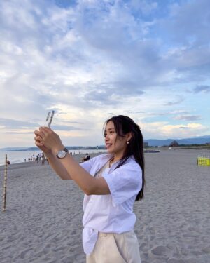 Sylvia Kim Instagram - “Got no checkbooks, got no banks, still I’d like to express my thanks. I got the sun in the morning and the moon at night.” – Irving Berlin #launion #friends