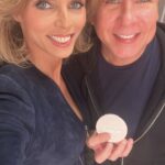 Sylvie Tellier Instagram - Je vous partage une mise en beauté signée arnaud. Les refs des produits en MP 😘 #miseenbeaute #makeup 💄 @arnaudsoldourdin 🎬 @joannabhmphoto