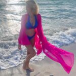 Sylvie Tellier Instagram - Color block💙💜💛 #nofilter #miamibeach #swimwear #beach 👙 @orza_luxury_swimwear_paris 🌴 Miami Beach