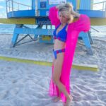 Sylvie Tellier Instagram - Color block💙💜💛 #nofilter #miamibeach #swimwear #beach 👙 @orza_luxury_swimwear_paris 🌴 Miami Beach
