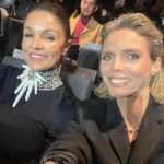 Sylvie Tellier Instagram - Janvier en images c’est: 1- Ma tête à l’annonce officielle de mon nom comme porteur de flamme pour les JO 2- Offsite dans le Gers avec les équipes Eutopia 3- Dejeuner annuel de notre association Les Bonnes fées 4- Défilé Stéphane Rolland aux côtés de la belle Nadia Fares 5- Shooting de la collection printemps Lazypants et ma préoccupation pour mon derrière 😂 6- Fin de journée avec notre mannequin Ella 7- un shooting ça se prépare mieux sur un mur! 8- visite des équipes MissFrance pour fêter la nouvelle année 9- reprise du ski après 2ans de rééducation 10- qui dit reprise du ski dit réouverture du tire-fesses🤣 #janvier #images #souvenirs