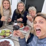 Sylvie Tellier Instagram – Dans ma pelicule de la semaine:
Ma préf est la 8 et vous? 
1- déjeuner en amoureux avant de récupérer nos loulous chez papy et mamy
2- quand le talentueux Valentin customise ma paire de Air Jordan préférée 
3- passion inavouée…
4- 10km de la chaume en famille 
5- « Dis maman, on apprend la chorégraphie de Beyoncé et on s’habille pareil »
6- Arrivée de maman à Barcelone pour son EVJF 
7- mon clan ❤️
8- les choses sérieuses peuvent commencer !
9- le seul rayon de soleil de ce we espagnol
10- passion Gaudí
#semaine #pelicule