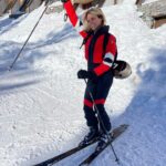 Sylvie Tellier Instagram - Janvier en images c’est: 1- Ma tête à l’annonce officielle de mon nom comme porteur de flamme pour les JO 2- Offsite dans le Gers avec les équipes Eutopia 3- Dejeuner annuel de notre association Les Bonnes fées 4- Défilé Stéphane Rolland aux côtés de la belle Nadia Fares 5- Shooting de la collection printemps Lazypants et ma préoccupation pour mon derrière 😂 6- Fin de journée avec notre mannequin Ella 7- un shooting ça se prépare mieux sur un mur! 8- visite des équipes MissFrance pour fêter la nouvelle année 9- reprise du ski après 2ans de rééducation 10- qui dit reprise du ski dit réouverture du tire-fesses🤣 #janvier #images #souvenirs