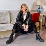 Sylvie Tellier Instagram – Est ce que chez vous aussi c’est le retour de  l’hiver?
Température extérieure 5 degrés, ressenti après we au soleil -12 😂 Bye Bye débardeur et tongs et retour des boots et des blousons 🥶