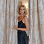 Sylvie Tellier Instagram - Ma petite robe noire #photoshoot #look #robe