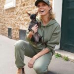 Sylvie Tellier Instagram - You and me en kaki 🐕 #lazydog Publicité