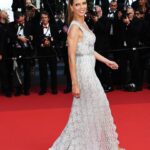 Sylvie Tellier Instagram - Plongez dans l’éclat du rêve, bienvenue au cœur scintillant de Cannes! ⭐️ #cannes #cannesfilmfestival #7