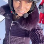 Sylvie Tellier Instagram - Tellement heureuse d’avoir pu rechausser mes skis et partager ces moments en famille ♥️ #ski #famille #alpes @portesdusoleil