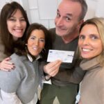 Sylvie Tellier Instagram - Dans ma pellicule cette semaine: 1- ma princesse première supportrice de @dianeleyreoff 2- photo souvenir sur le parquet de Dals 3- Photo de famille #missfamily 4- Don de 5000euros pour notre association @lesbonnesfees @marraine2coeur @marevagalanter 5- Journée des droits de la femme merci mon ♥️ 6- Déjeuner du @chinesebusinessclub avec @evegillesoff et @iamjuliegayet