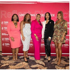 Symone Sanders Instagram - Thank you @blackenterprise for the immense honor of being named a luminary this year as @diasimms said - in a room full of luminaries. 🙏🏾 

Thank you for giving me another opportunity to tell @valeriebjarrett I love and appreciate her for all she has done. Thank you for the unforgettable experience of Valerie interviewing me! (We had a time!)

Thank you for seeing me, for seeing us and creating space. 💐🙏🏾❤️