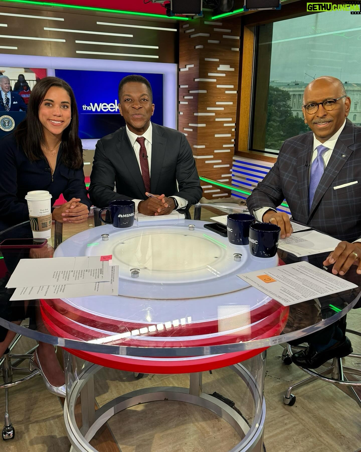 Symone Sanders Instagram - Thank you to our guests, who joined us on set for The Weekend! βοΈπ Tune in every Saturday and Sunday from 8am-10am ET for more news and analysis from @symonedsanders, @aliciamenendezxo and @chairman_steele!