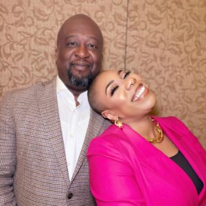 Symone Sanders Instagram - Thank you @blackenterprise for the immense honor of being named a luminary this year as @diasimms said - in a room full of luminaries. 🙏🏾 

Thank you for giving me another opportunity to tell @valeriebjarrett I love and appreciate her for all she has done. Thank you for the unforgettable experience of Valerie interviewing me! (We had a time!)

Thank you for seeing me, for seeing us and creating space. 💐🙏🏾❤️