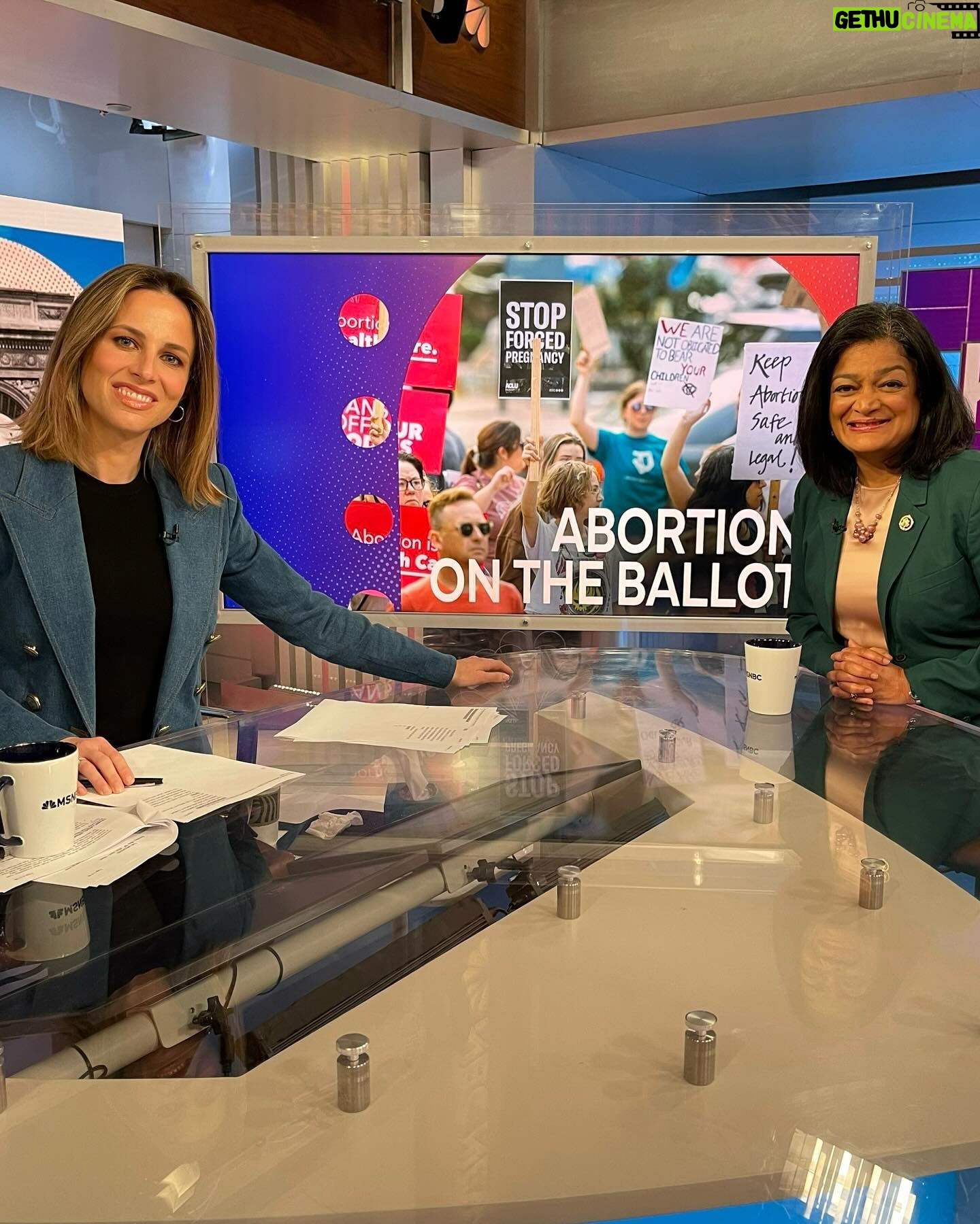 Symone Sanders Instagram - Thank you to our guests, who joined us on set for The Weekend! βοΈπ Tune in every Saturday and Sunday from 8am-10am ET for more news and analysis from @symonedsanders, @aliciamenendezxo and @chairman_steele!