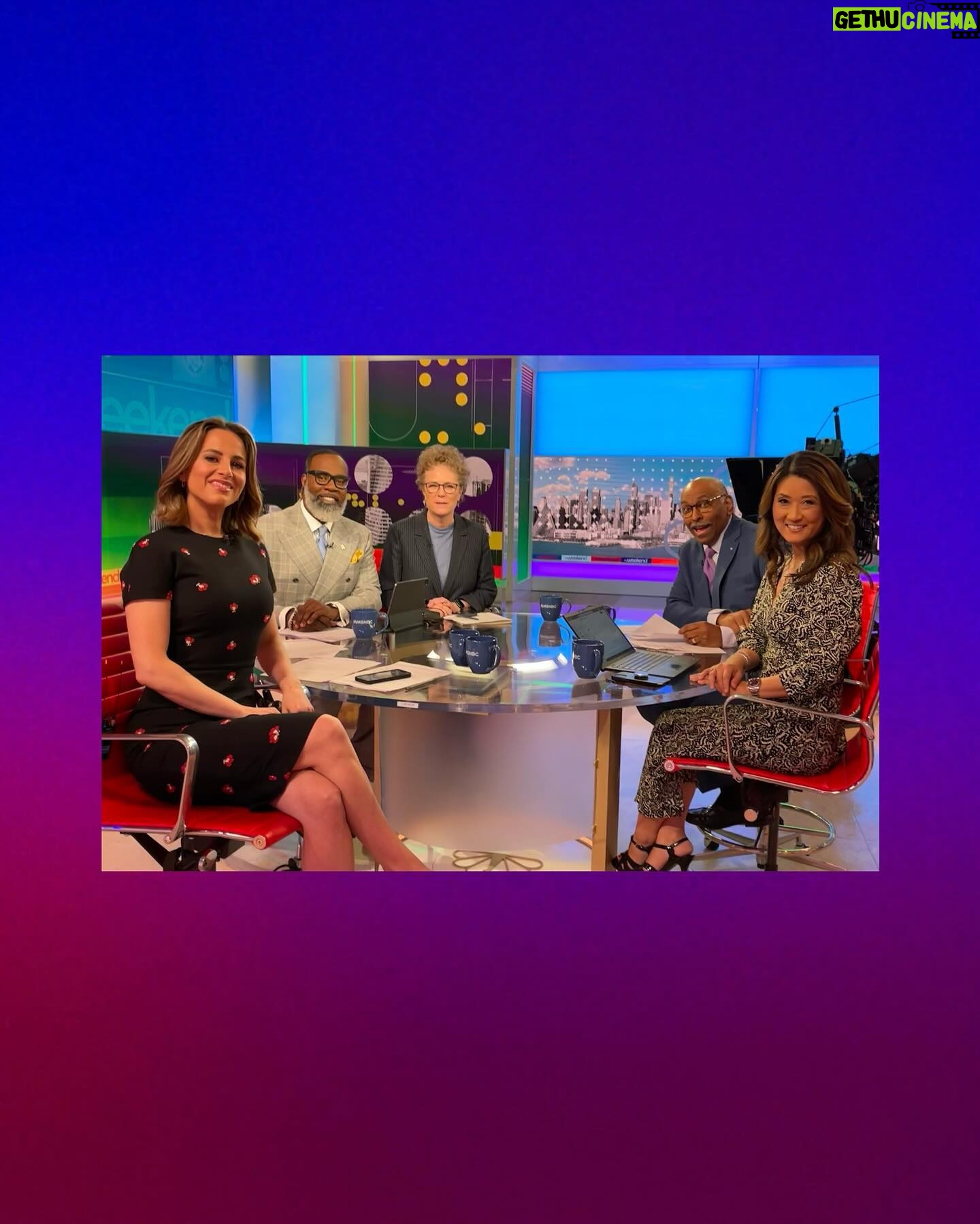 Symone Sanders Instagram - Thank you to our guests, who joined The Weekend on set in NYC and Washington, DC! A special shout out to our Saturday guest hosts @cfcolemanjr and @profmmurray.đ Tune in every Saturday and Sunday from 8am-10am ET for more news and analysis with @chairman_steele, @aliciamenendezxo and @symonedsanders