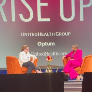 Symone Sanders Instagram - Thank you @blackenterprise for the immense honor of being named a luminary this year as @diasimms said - in a room full of luminaries. 🙏🏾 

Thank you for giving me another opportunity to tell @valeriebjarrett I love and appreciate her for all she has done. Thank you for the unforgettable experience of Valerie interviewing me! (We had a time!)

Thank you for seeing me, for seeing us and creating space. 💐🙏🏾❤️