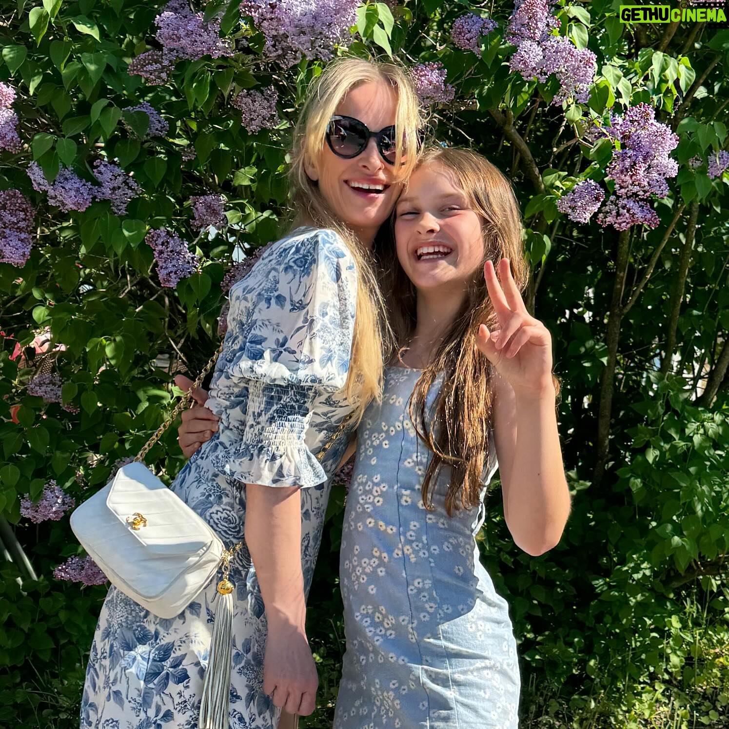 Synnøve Skarbø - 2K Likes - Gratulerer med dagen alle sammen! 🇳🇴