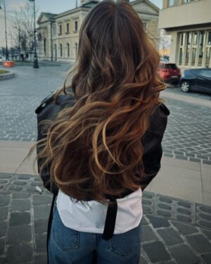Szabó Zsófi Instagram - 🌬️ #goodhairday @lorealpro