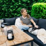 Szabó Zsófi Instagram – Végre itt a jó idő, a május pedig számomra a remények, vágyak és kívánságok hónapja…na meg persze a munkáé is 😉🤫 
A forgatások és fotózások mellett azért azt is vallom, hogy mindenkinek jár egy kis lazítás, ezért is készítettem elő a teraszt, amely a legjobb hely a kikapcsolódásra. Köszi @gosser_hu ,hogy hozzájárultál pár meglepetéssel, amelyek szuper kiegészítői lettek a teraszunknak 🙌🏼⛱️☺️ 

#reklám #GutBesserGösser #Indulhatateraszozas #valamikészül @gosser_hu