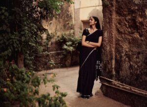 T J Bhanu Instagram - I always feel Displaced people belong to nowhere.
But sometime their heart smiles to be at some place and for me in Bombay Bandra is that place.. 9.5 years back I fell in love with Bandra on a rainy day when I was supposed to be at Bandra East but I reached West. 🙈
After that I used to take train from Borivali, even walk from Andheri to Bandra just to roam around, see the world of this place. And Now I can actually say there is no place around where I have not been here. I can even be guide for Bandra. 
It took great struggle and wait to have a home here
But that all feel worth it 
When I wake up and have my coffee at my courtyard…
Shot by @tarunchouhan_ph without even giving me time to put moisturiser 

#2022 #india #bombay #mankiyatraen #yatra #tjbhanu #vaazhl #love #compassion #allheartallart #vaalgavalamudan #सितारों_को_आँखो_में_महफ़ूज़_रखना