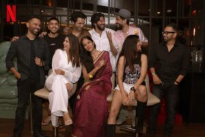 T J Bhanu Instagram - To 🥂Guns & Gulaabs ::)) 
Dhanywaadamlu @rajanddk @netflix_in thank you for good creation, time, & beautiful bouquet. 

Hopefully our smiles will grow more with the love of people for Guns & Gulaabs. As now it’s out on @netflix_in 

Also @dqsalmaan you were unable to make MY kind selfie face! Seri ah 😌

#Guns&gulaabs #2023 #Gulabganj #dehradun #barefeettohighheels #yatra #love #compassion #guns&gulaabs #vaazhl #anbeshivam #tjbhanu #Rasamma #Yatramma #Shasi #Alina #Riya #Devi #Chandralekha #allheartallart  #सितारों_को_आँखो_में_महफ़ूज़_रखना! #magic