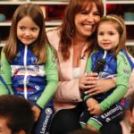 Tânia Ribas de Oliveira Instagram – Hoje, a Tânia ganhou mais duas filhas 😁 São as queridas Alice e Lara, que fazem parte da Escola de Ciclismo EcoSprint, das Caldas da Rainha 👏🚴‍♀️ Estes jovens atletas, homenagearam o seu treinador Zé Pedro Fernandes, que os ajuda e motiva diariamente 🥰 Zé Pedro é apaixonado por esta modalidade desde sempre, mas teve um acidente que o impediu de continuar na alta competição. No entanto, não desistiu do Ciclismo e, em 2009, criou esta Escola 🤩🙌