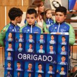 Tânia Ribas de Oliveira Instagram – Hoje, a Tânia ganhou mais duas filhas 😁 São as queridas Alice e Lara, que fazem parte da Escola de Ciclismo EcoSprint, das Caldas da Rainha 👏🚴‍♀️ Estes jovens atletas, homenagearam o seu treinador Zé Pedro Fernandes, que os ajuda e motiva diariamente 🥰 Zé Pedro é apaixonado por esta modalidade desde sempre, mas teve um acidente que o impediu de continuar na alta competição. No entanto, não desistiu do Ciclismo e, em 2009, criou esta Escola 🤩🙌