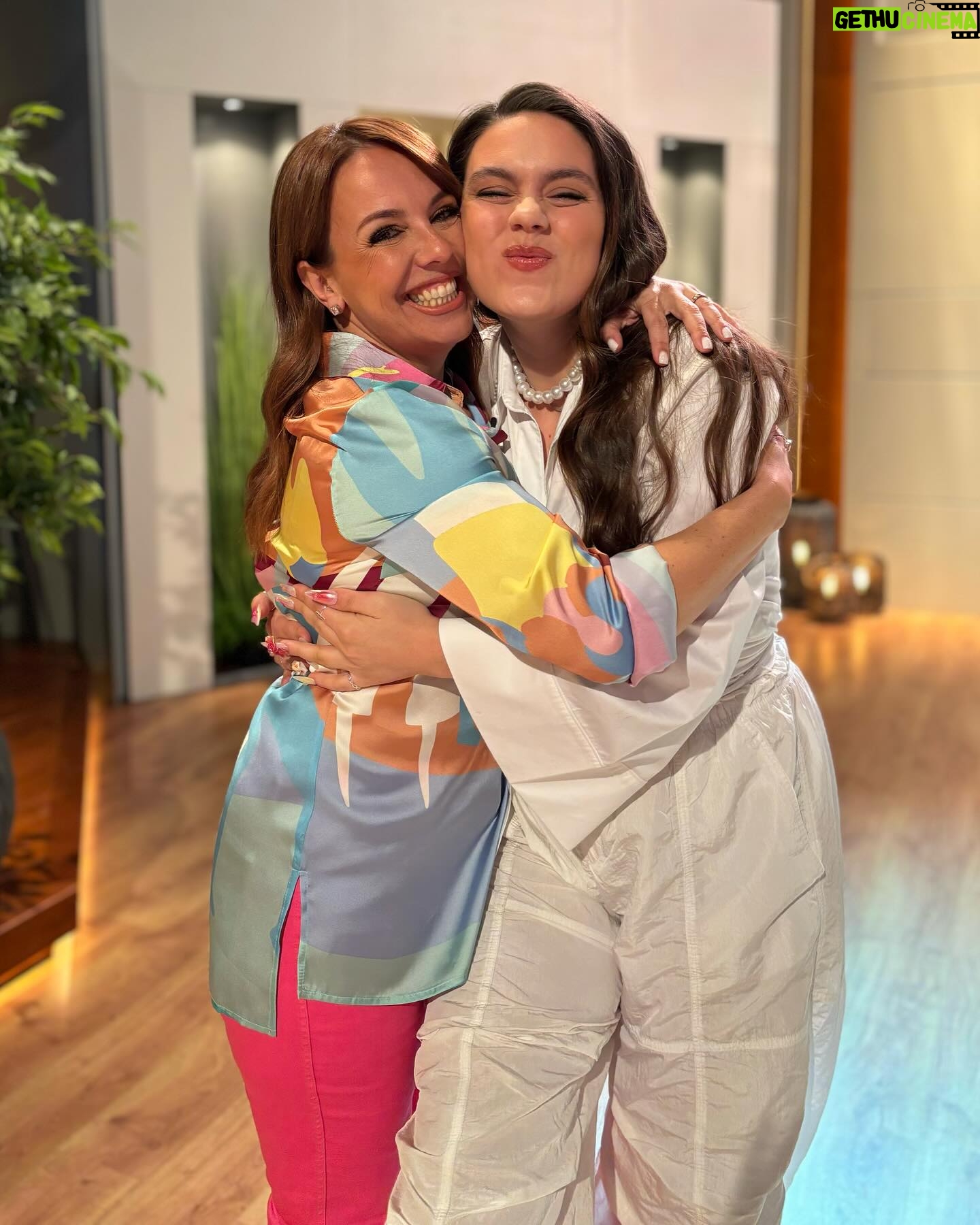 Tânia Ribas de Oliveira Instagram - Hoje, recebemos a maravilhosa iolanda, que nos representou tão bem no Festival Eurovisão da Canção 😍