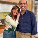 Tânia Ribas de Oliveira Instagram – Filho de Ana Maria Lucas e Carlos Mendes, Francisco Mendes herdou dos pais o gosto pela música e pela comunicação 🙌 Assim, foi durante vários anos presença assídua nos ecrãs da @rtppt 📺 Hoje, descobrimos o que é feito dele numa conversa “Olhos nos Olhos” muito inspiradora 👏🥰