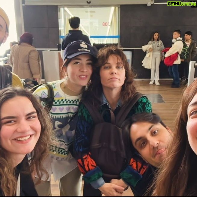 Tülin Özen Instagram - Yaptık yolculuklar.. Canavar🎈🥰😘 @gulcinkultur @hakanemreunal @tunclarinenguzeli @minegulerr @melikhaydar @eliifozge @emredonmaz @nazongen @sevvaloztay @mislinakurtuldu @eyupcelk @umutrisvanli @ahmetkahvecioglu_