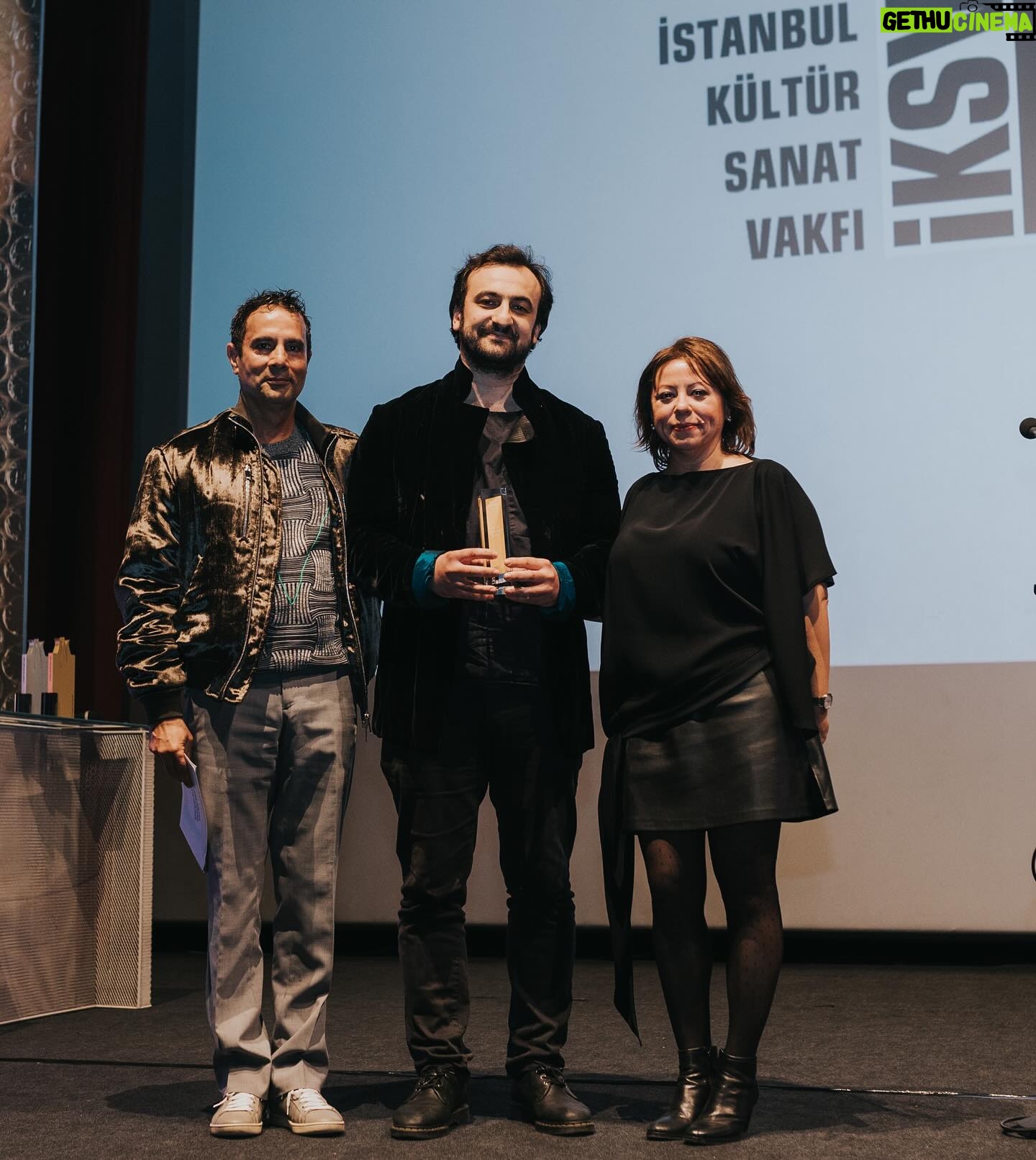 Tülin Özen Instagram - Atlas, Kadıköy, Nişantaşı, Uşak, İzmir, Ankara, Bostancı, Kars… Gittiğimiz her yerde bizi yalnız bırakmayan seyircimize teşekkür ederiz. Film artık size emanet. Tereddüt Çizgisi bu hafta da sinemalarda!