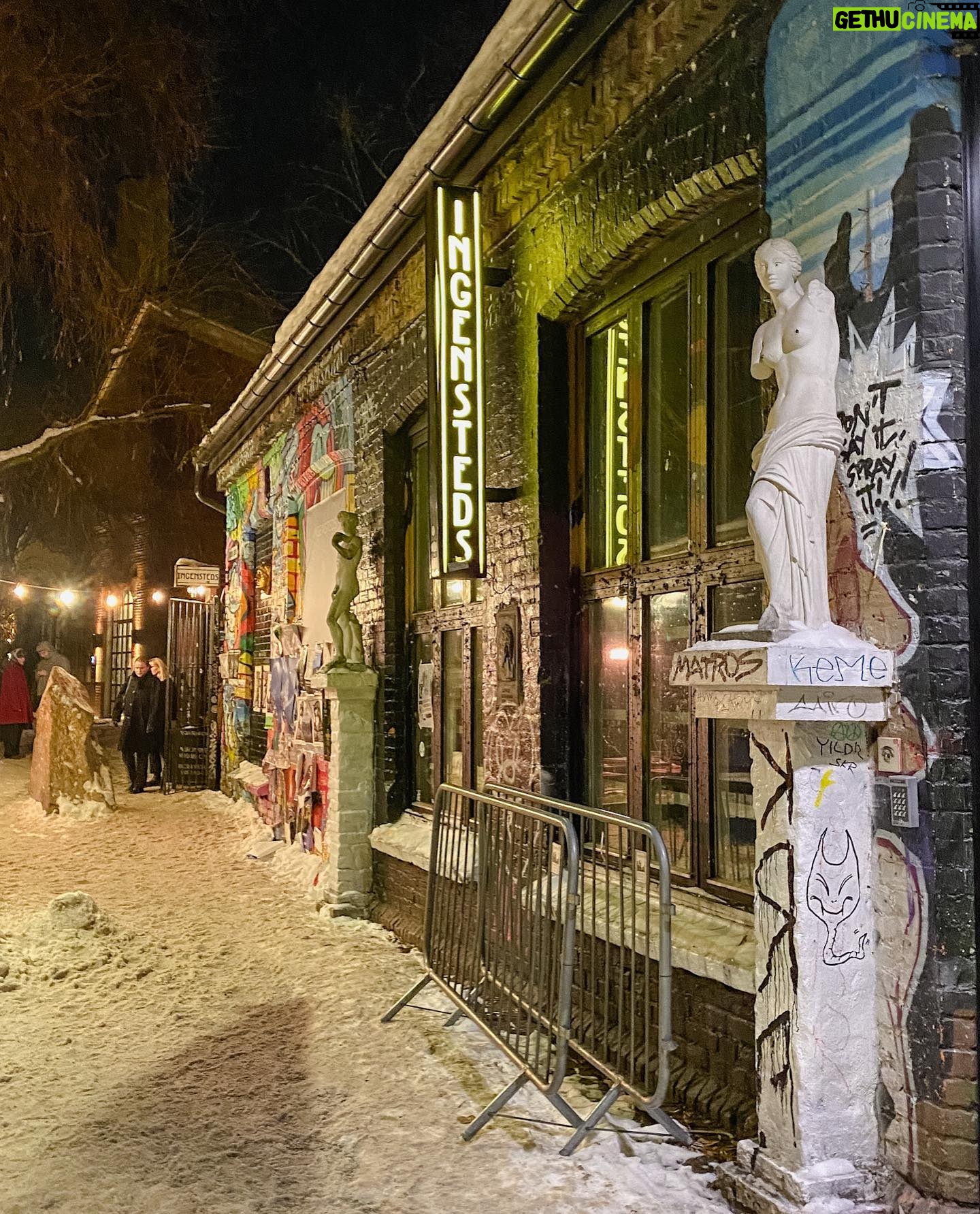 Tülin Yazkan - 3 Likes - night in Oslo🌈