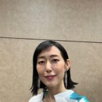 Tae Kimura Instagram - 。 映画、初日舞台挨拶。 主演の 佐々木蔵之介さんから 彼のご実家のお酒を 初日祝いに いただきました。 #映画 #マイホームヒーロー #divka #la_chiave_jewelry #dressunreve 素敵すぎて 飲むのが もったいないなぁ。