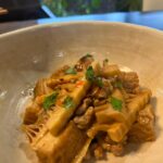 Tae Kimura Instagram - 。 自分や家族が 作って 本当に たけのこ 料理 沢山 食べました。 #うちごはん 煮物は 醤油味、味噌味 豆板醤、オイスター味など。 青椒肉絲はもちろん 蕗のとうとたけのこのパスタや ホタルイカたけのこご飯など 定番以外も。 旬のものを 食べる贅沢。 山の恵みに 感謝しながら。。 次は 何を 収穫できるかなぁ🍀