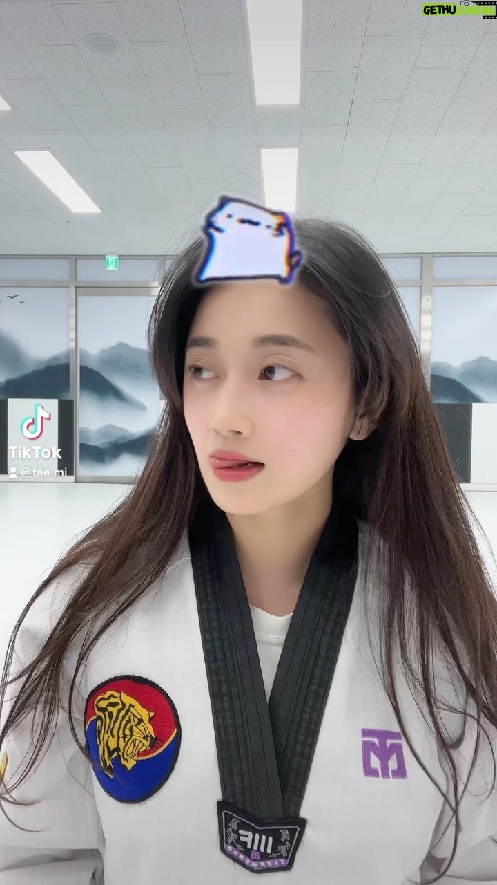 Taemi - 1.5K Likes - 두구두구두구 두다다~ 낼 쉰다~~~~~아니다 🥹