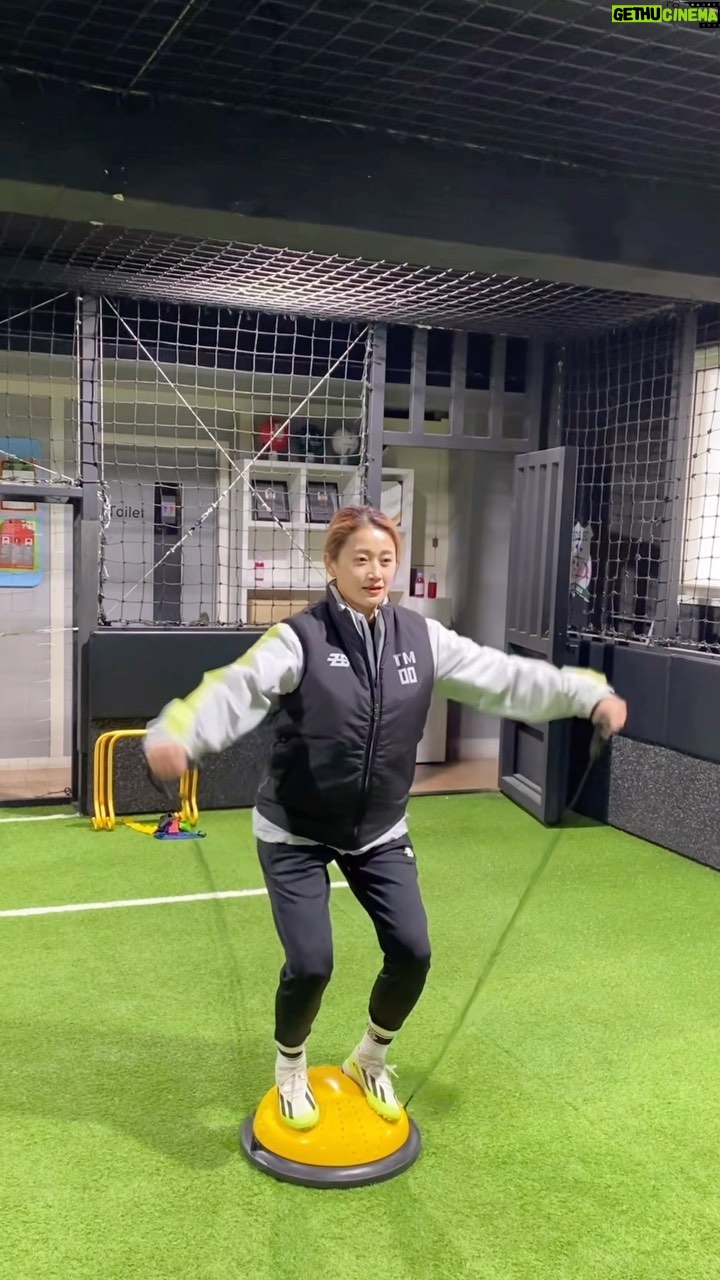 Taemi - 734 Likes - 축구 연습 후.. 나는 녹아 내렸다🫠