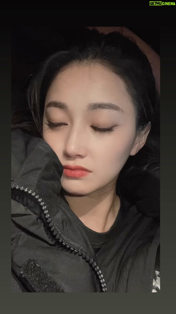Taemi - 1.3K Likes - 나는 지금 촬영 대기중 ㅎㅎㅎㅎ