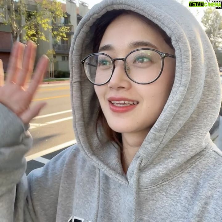 Taemi - 3 Likes - 오랜만에 미국가서 조깅하고 맛있는 것도 먹고 촬영도 하고 인스타도 올리네 😀