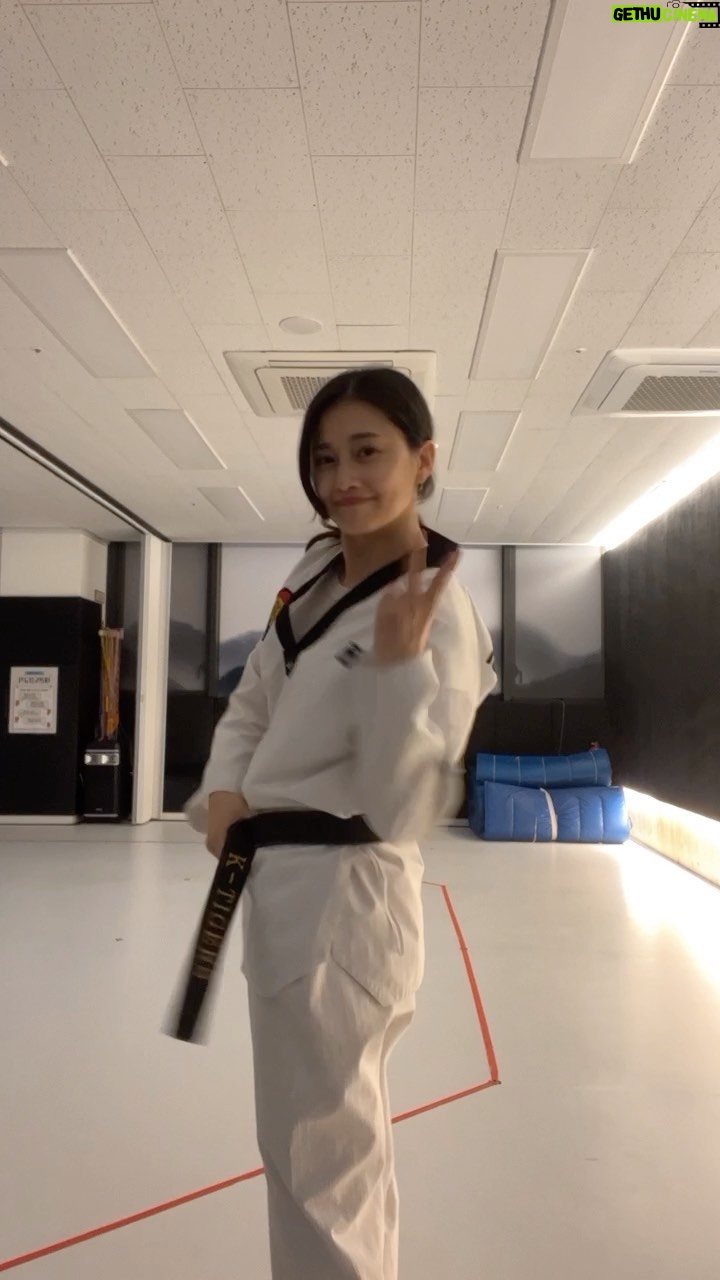 Taemi - 3.8K Likes - 다시..운동해야지🙃🙂