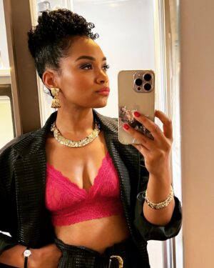 Tahirah Sharif Instagram - A very special mention for the INCREDIBLY talented women who helped me bring Cindy to life in #atowncalledmalice and look like the absolute boss that she is. Thank you. 🔥❤️‍🔥💥
•
Costume: @mollyemmarowe 
Make up: @sophieslotover 
Hair: @ronke.olaibi