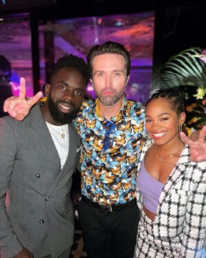 Tahirah Sharif Instagram - I was proper feeling my likkle fit the other night at the @itv Summer Party wearing my gorgeous @aspinaloflondon bag & @missomalondon jewellery. They literally NEVER miss with their accessories.
•
Very good times were had, especially because my fellow ‘The Tower’ cast mates @jimmyakingbola & @scandalous_13 were there.
•
You can tell how happy I was to be with them coz I’m grinning HARD in that 2nd pic 😁🤗